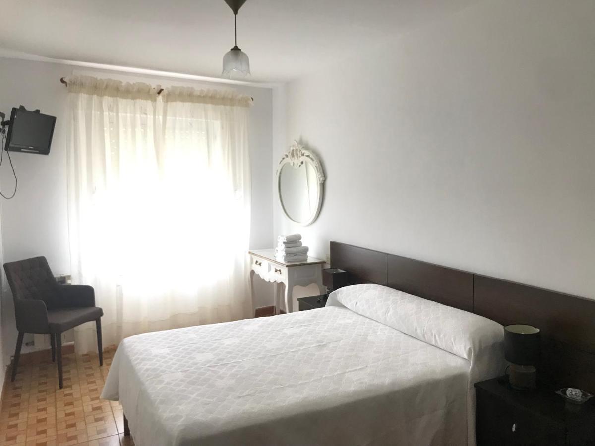 Barres Hostal Casa Enrique מראה חיצוני תמונה